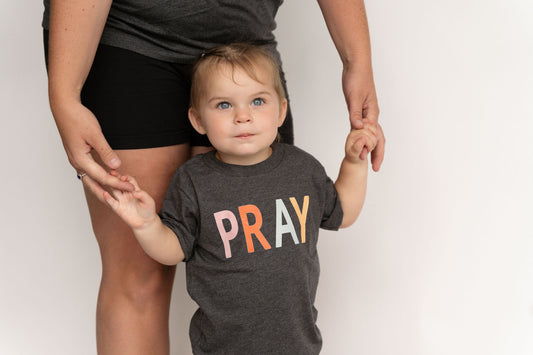 PRAY KIDS TEE